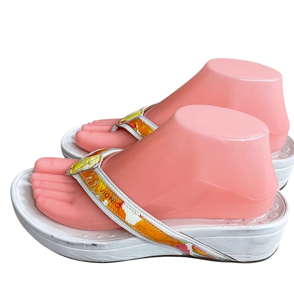 Vionic Women's White Floral Wedge Flip Flop Sandals Comfort Arch Support USA 7
